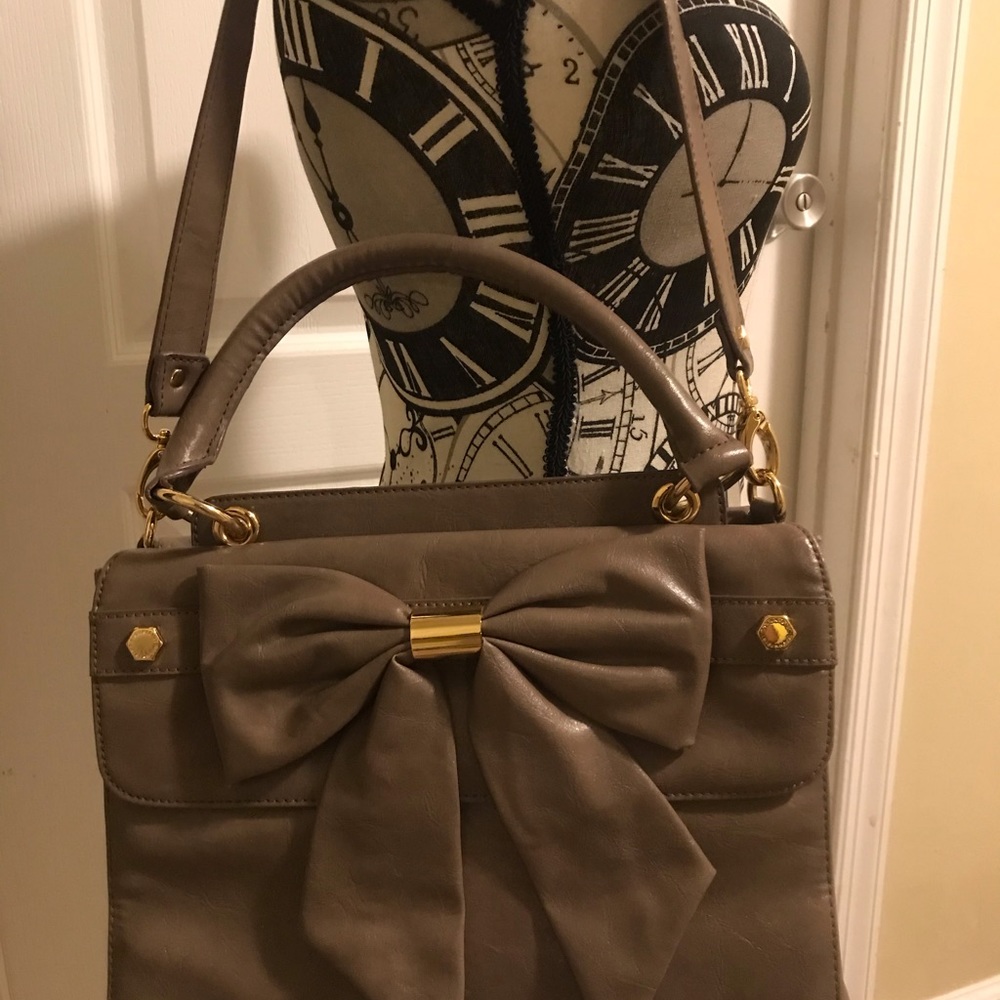 Gianni Taupe Shoulder Bag